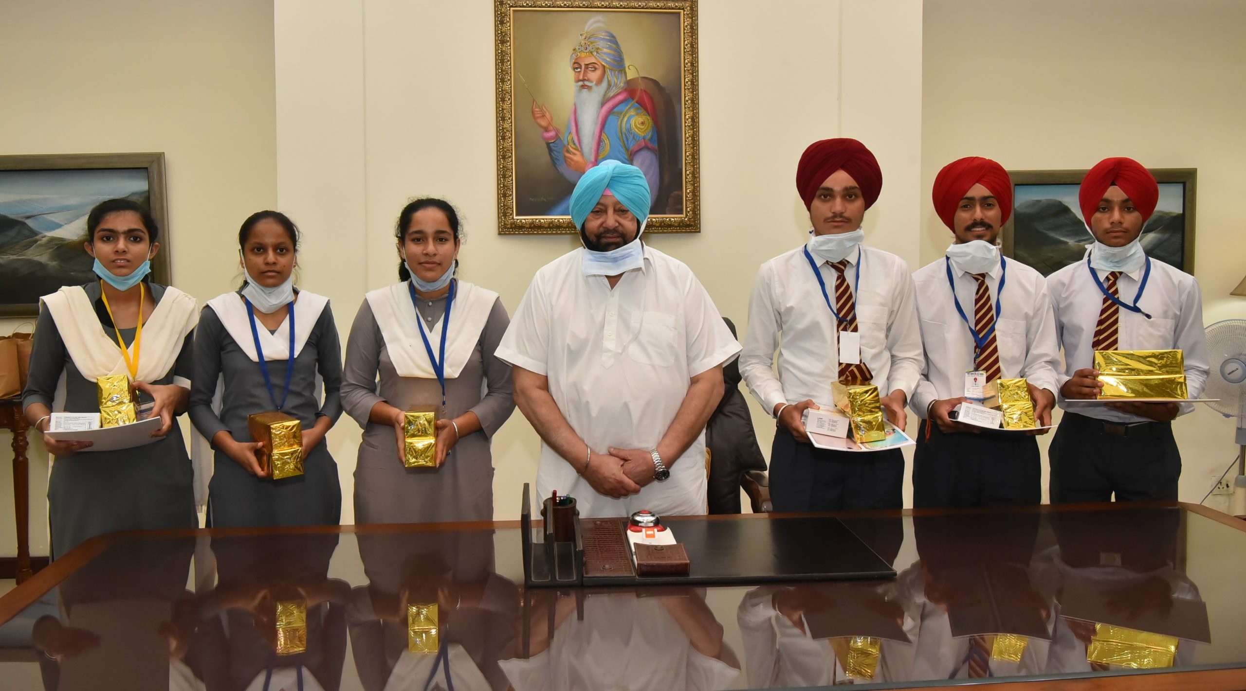 SMART PHONES DISTRIBUTED BY PUNJAB GOVT. PROVING BOON FOR ONLINE